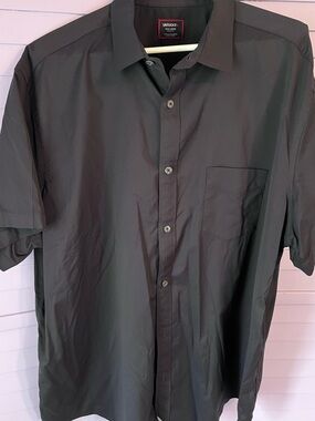 UNTUCKit Men's Short Sleeve Button-Down Shirt - Black